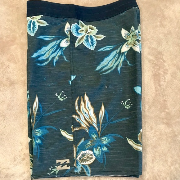 New billabong swimming shorts sz 28 - Picture 3 of 4